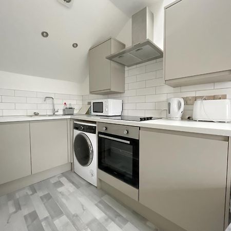 10Min To City - Free Parking - Private Studio - Contractor Friendly Manchester Buitenkant foto