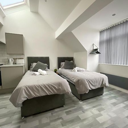 10Min To City - Free Parking - Private Studio - Contractor Friendly Manchester Buitenkant foto