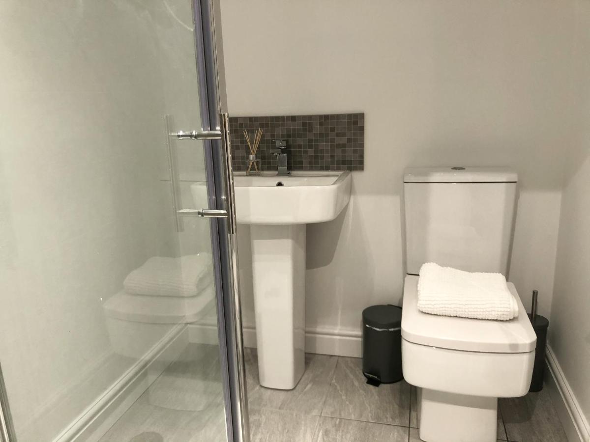 10Min To City - Free Parking - Private Studio - Contractor Friendly Manchester Buitenkant foto
