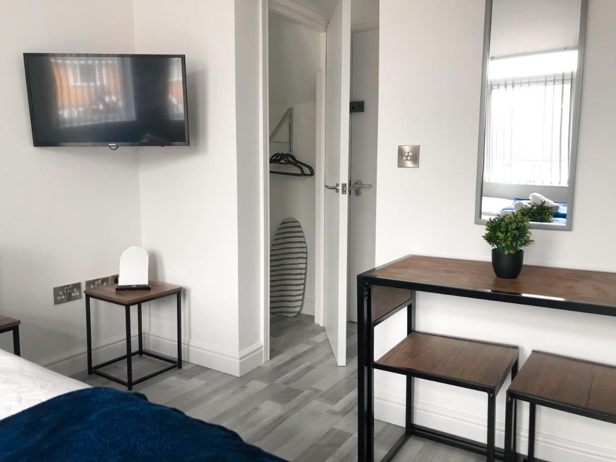 10Min To City - Free Parking - Private Studio - Contractor Friendly Manchester Buitenkant foto