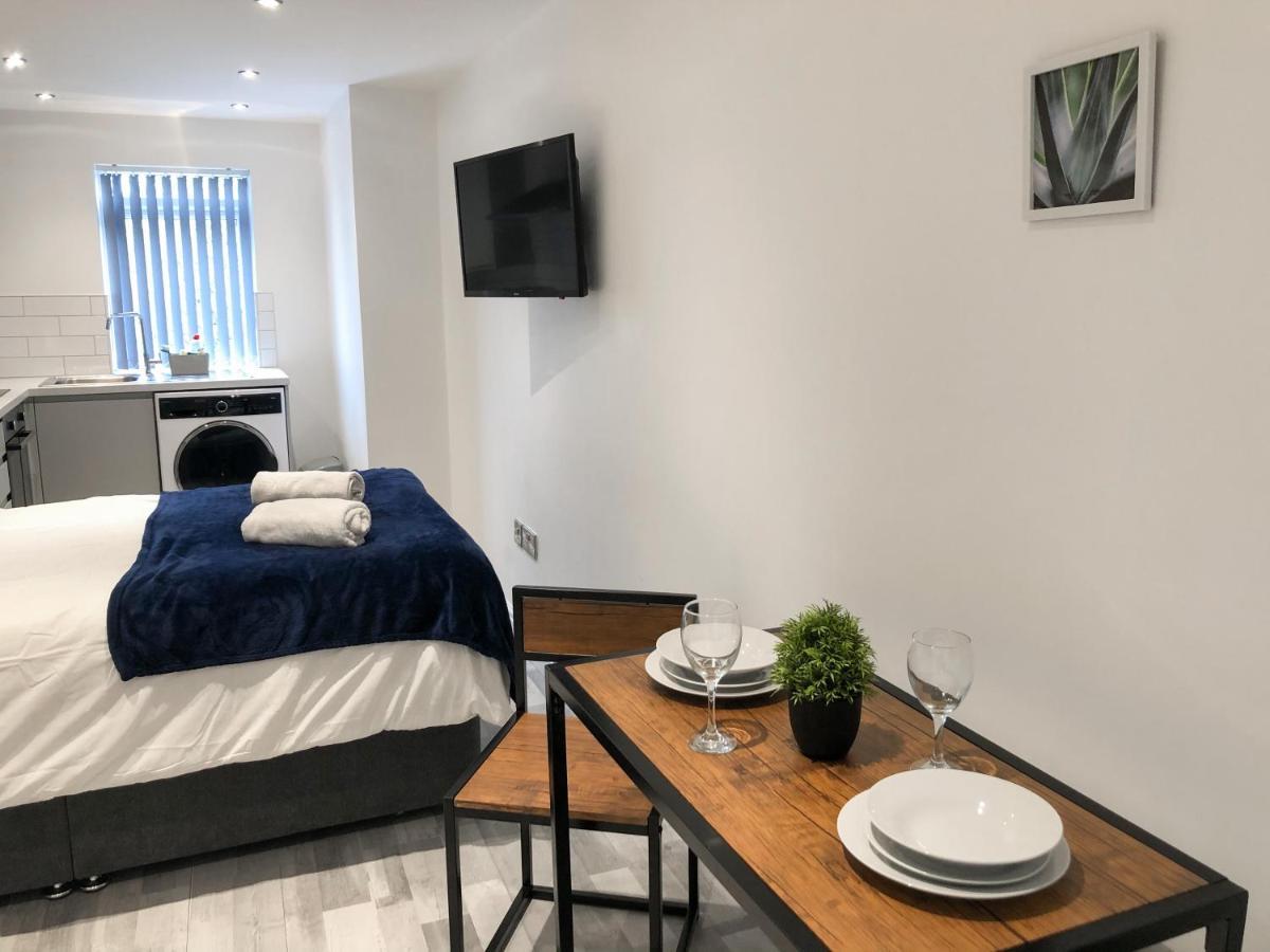 10Min To City - Free Parking - Private Studio - Contractor Friendly Manchester Buitenkant foto