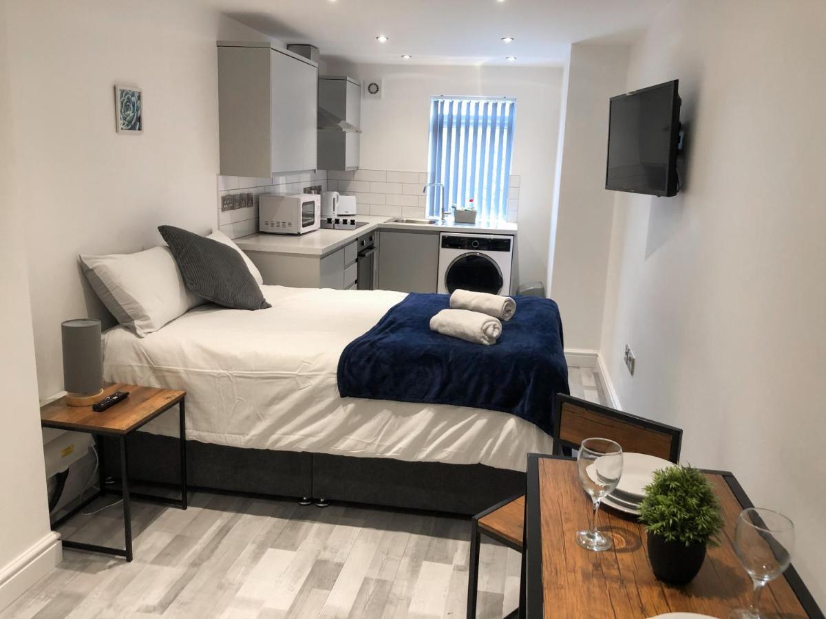 10Min To City - Free Parking - Private Studio - Contractor Friendly Manchester Buitenkant foto