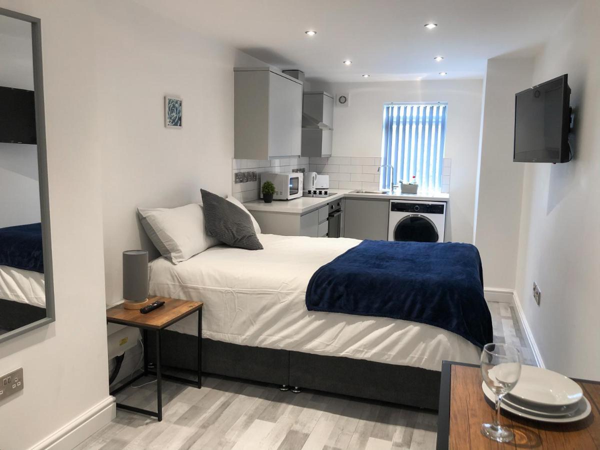 10Min To City - Free Parking - Private Studio - Contractor Friendly Manchester Buitenkant foto
