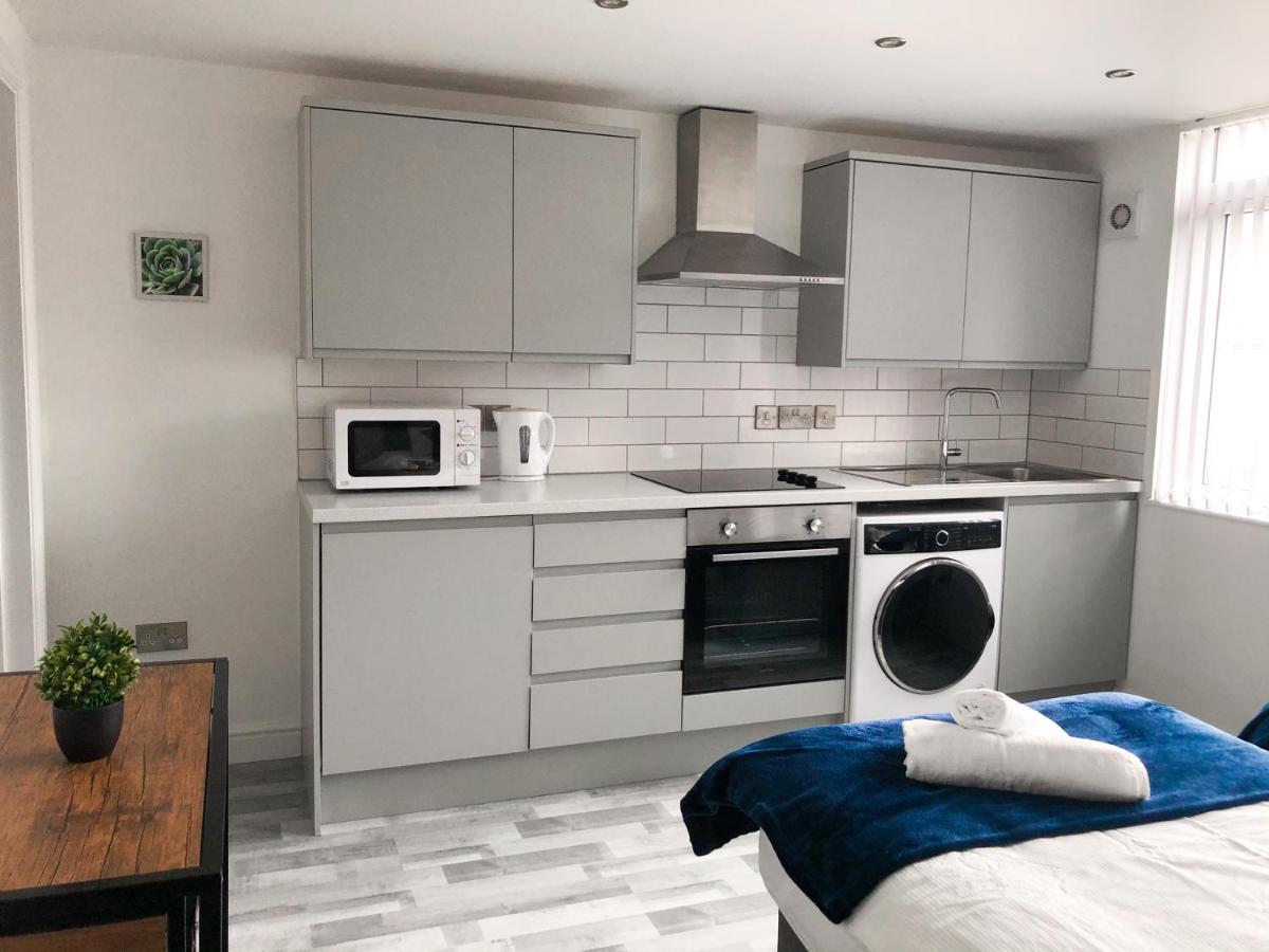 10Min To City - Free Parking - Private Studio - Contractor Friendly Manchester Buitenkant foto